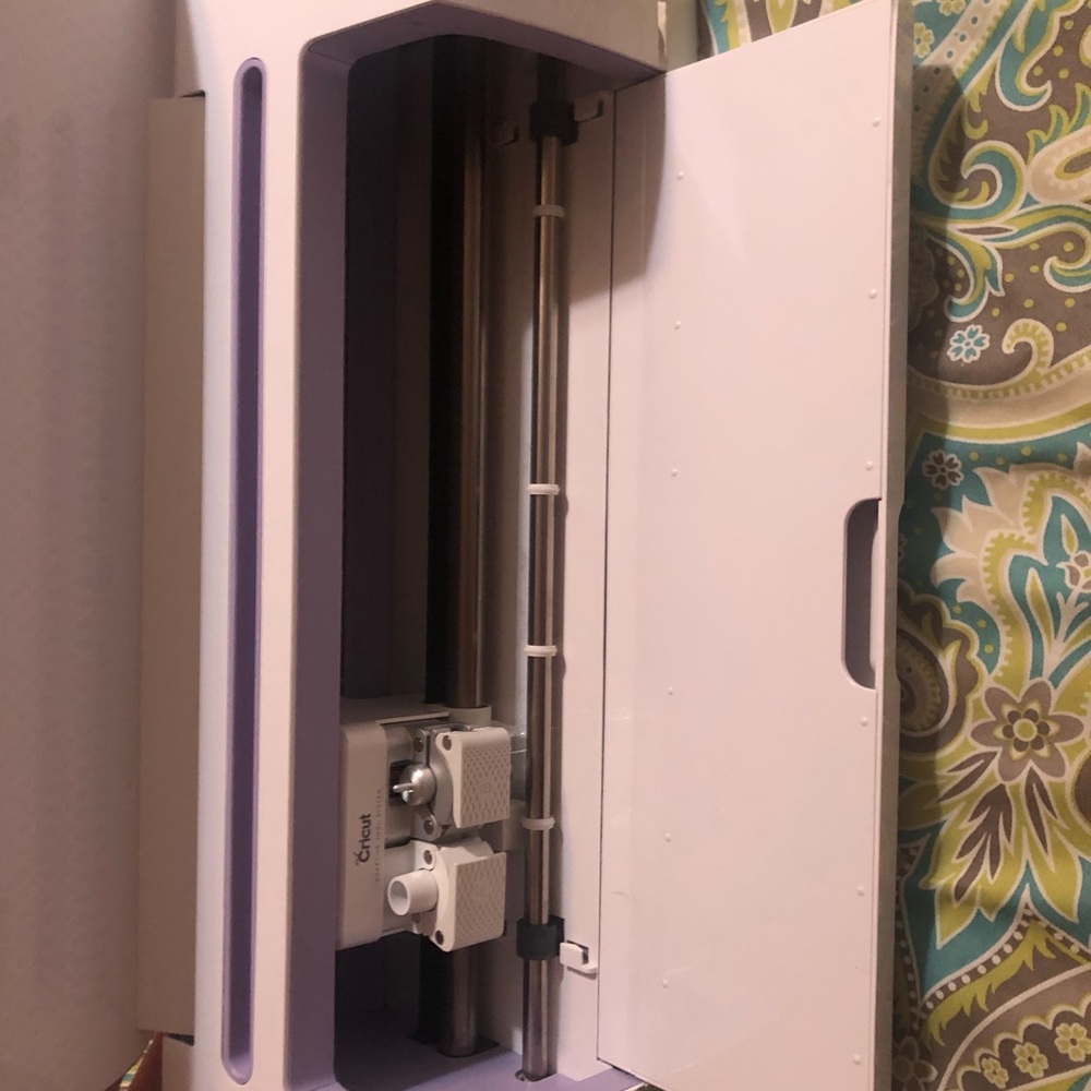 Cricut maker, tools and extra attachments